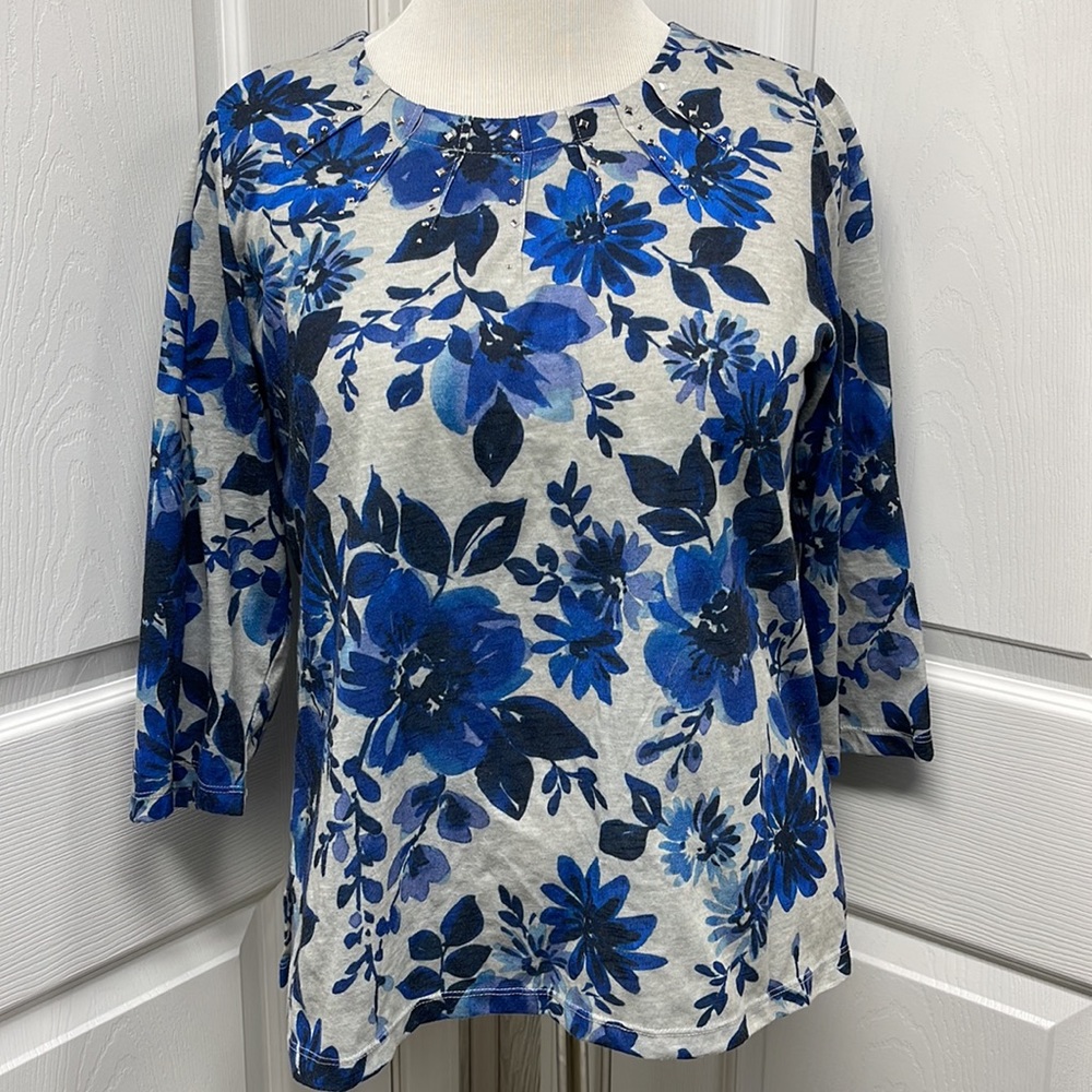 Alfred Dunner Blue Floral 3/4 Sleeve Embellished Shirt Medium